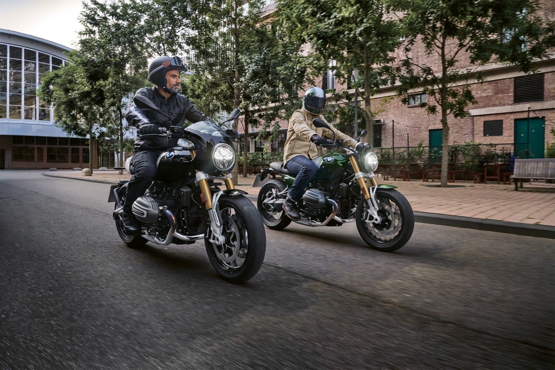 BMW presents the new R 12 nineT and R 12

