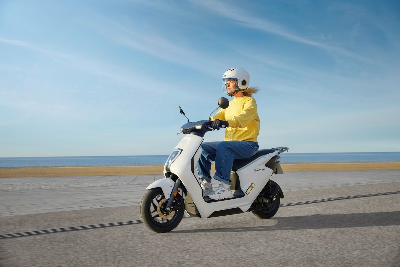  Honda accelerates on electric motorcycles and scooters.  30 models by 2030