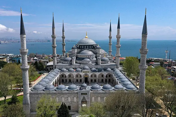 three most beautiful mosques in the world 