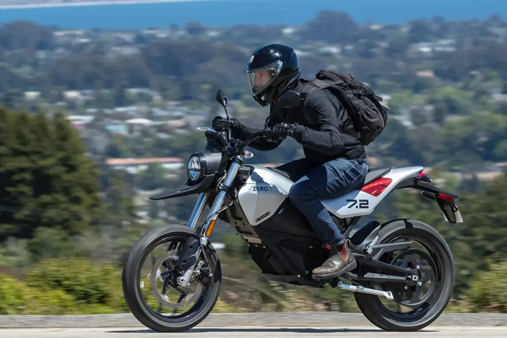 A Comprehensive Guide to Electric Motorcycles and Scooters for Novice ...