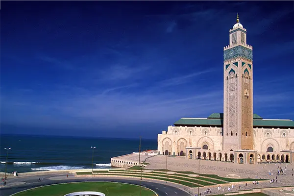 three most beautiful mosques in the world 